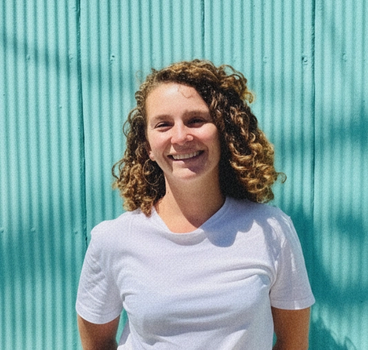 Formadora en IA per a docents i escoles, ajudant a integrar la intel·ligència artificial de manera pràctica i accessible